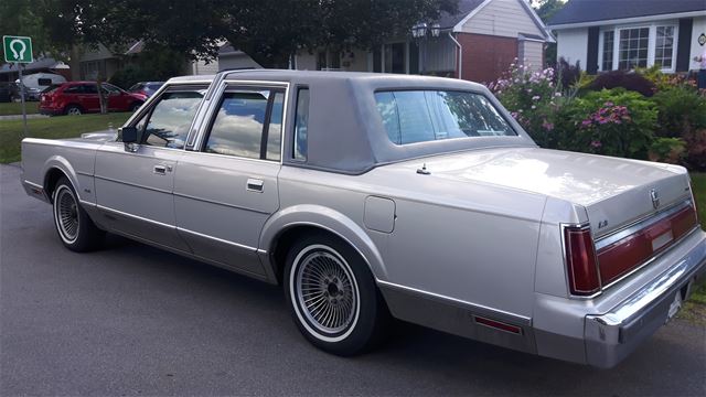 1986 Lincoln Town Car