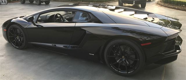 2017 Lamborghini Aventador