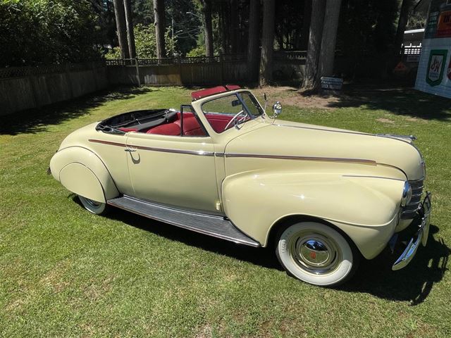 1940 Oldsmobile Deluxe