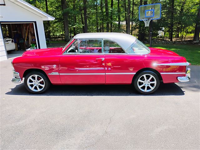 1951 Ford Victoria