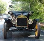 1915 Ford Model T Picture 2