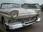 1957 Ford Skyliner Picture 4