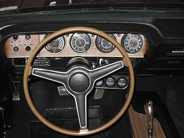 1970 dodge challenger dash